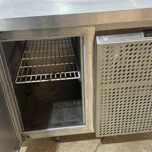 Стол холодильный HICOLD GN 1/TN O без борта б/у