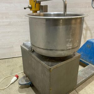 Тестомесильная машина Сарапульский ЭГЗ МТМ-65МНА 1,5 кВт с дежой 8 б/у