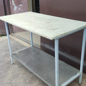 Стол разделочный c пласт. поверх 1200*600 б/у